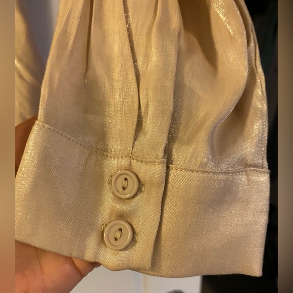 BNWT AEOM Women's cream shimmering Twist
Top Blouse Long Sleeve Size L - Picture 3 of 8